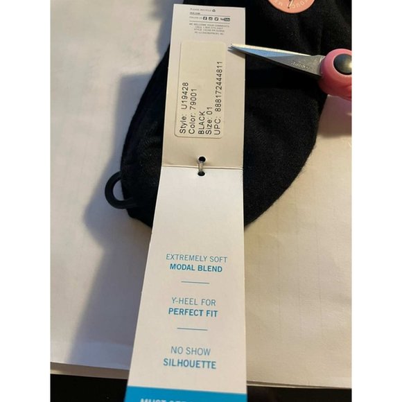 HUE So Soft Sneaker Socks, Set of 2 - Picture 4 of 4